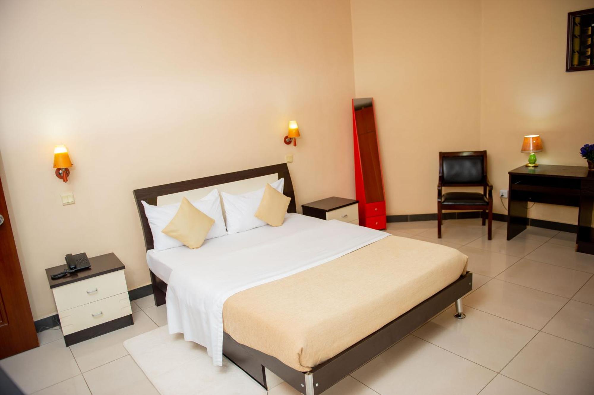 Beausejour Hotel Kigali Bagian luar foto