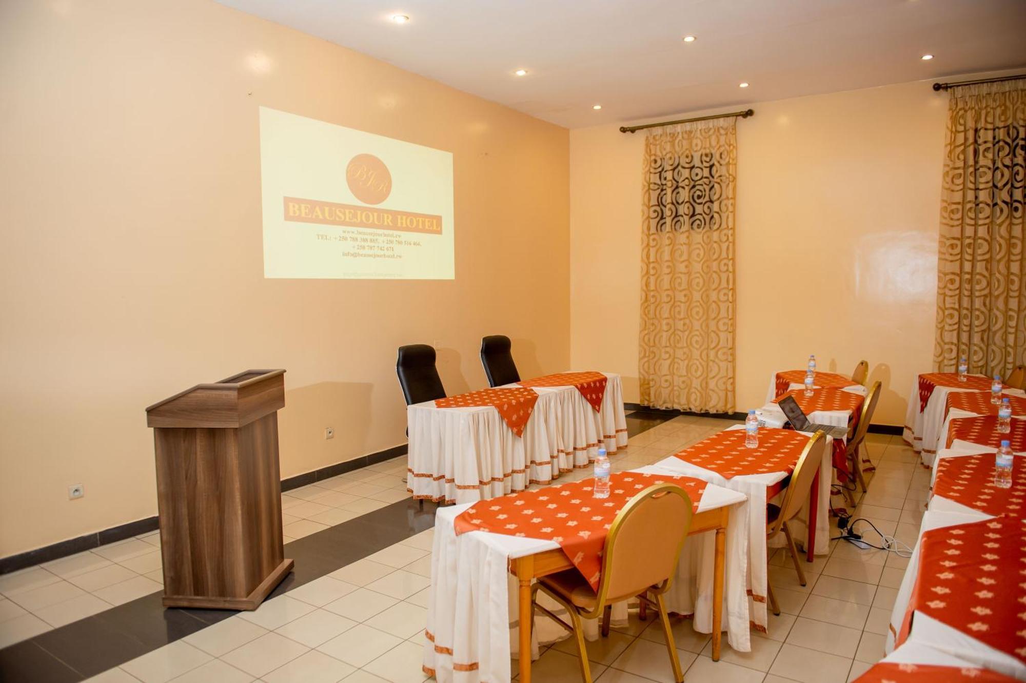 Beausejour Hotel Kigali Bagian luar foto