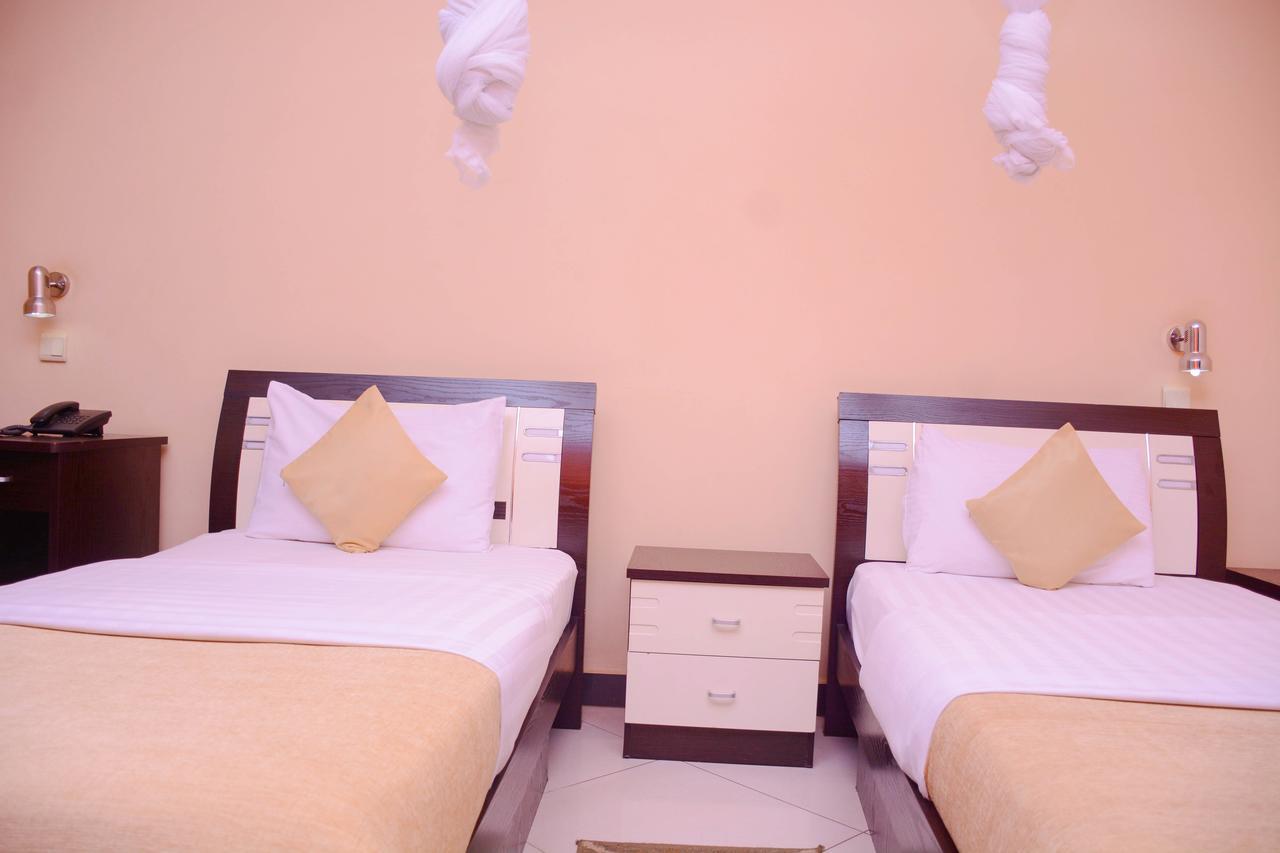 Beausejour Hotel Kigali Bagian luar foto