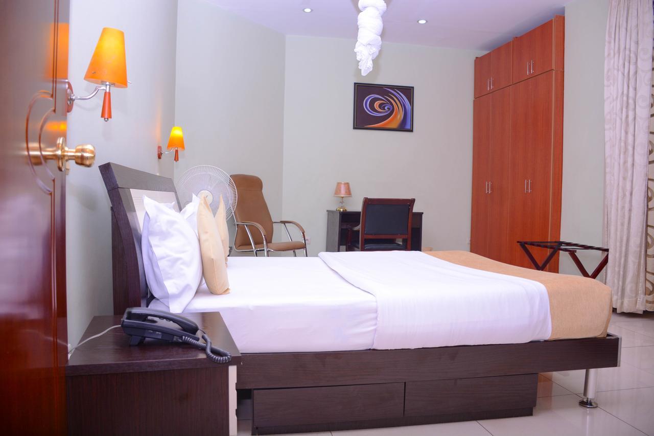 Beausejour Hotel Kigali Bagian luar foto