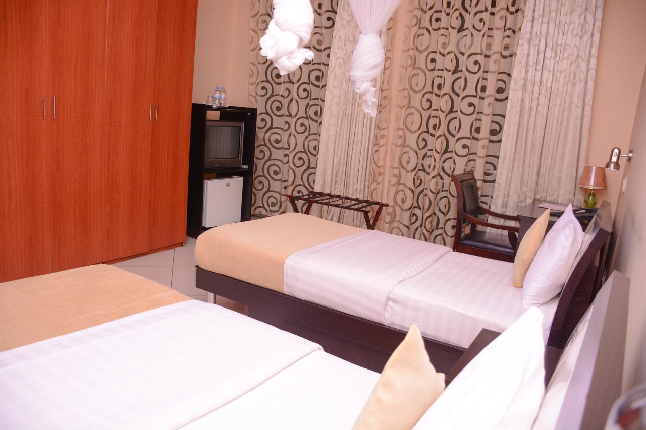 Beausejour Hotel Kigali Bagian luar foto