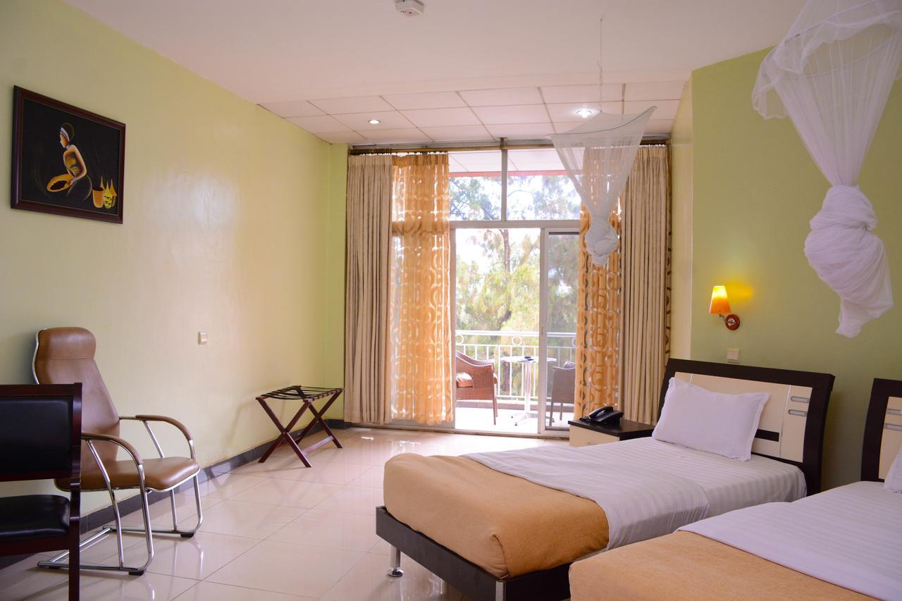 Beausejour Hotel Kigali Bagian luar foto