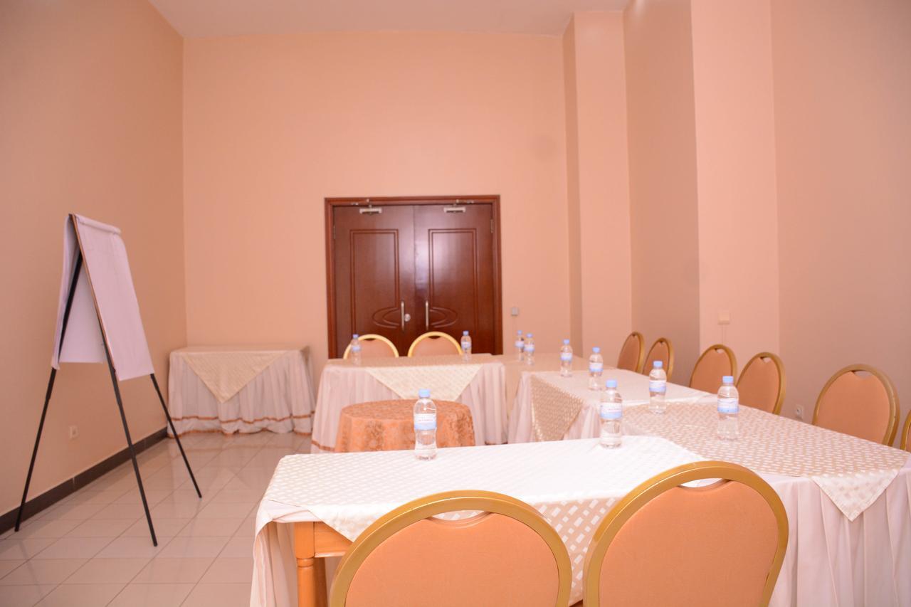 Beausejour Hotel Kigali Bagian luar foto