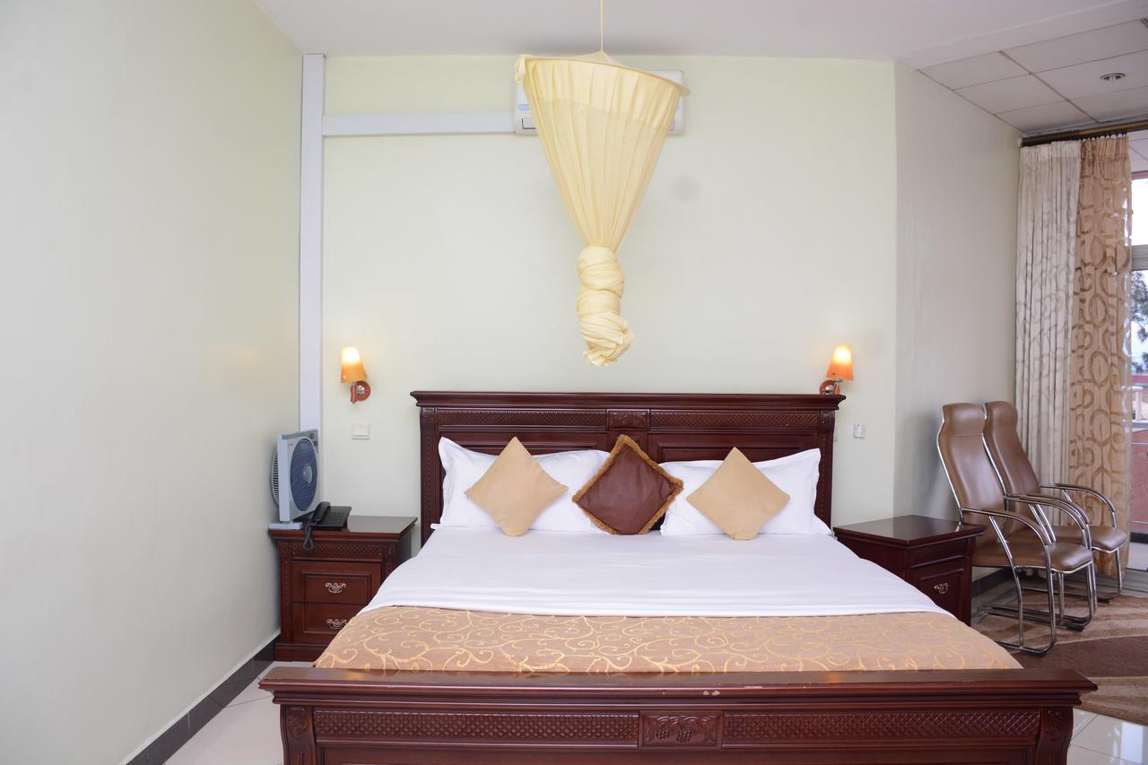 Beausejour Hotel Kigali Bagian luar foto